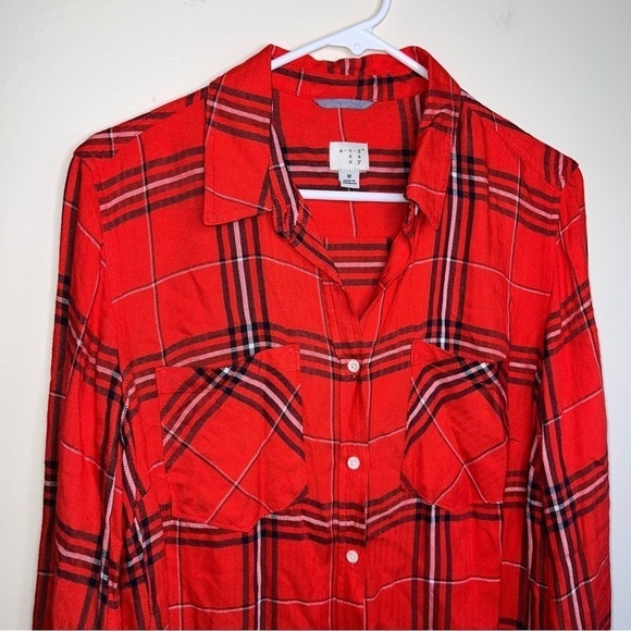 A New Day Women’s Red Plaid Long Sleeved Button Down Size Medium - Picture 6 of 6